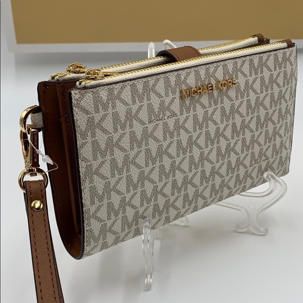 MICHAEL KORS LG DOUBLE ZIP WRISTLET VANILLA - Picture 16 of 16